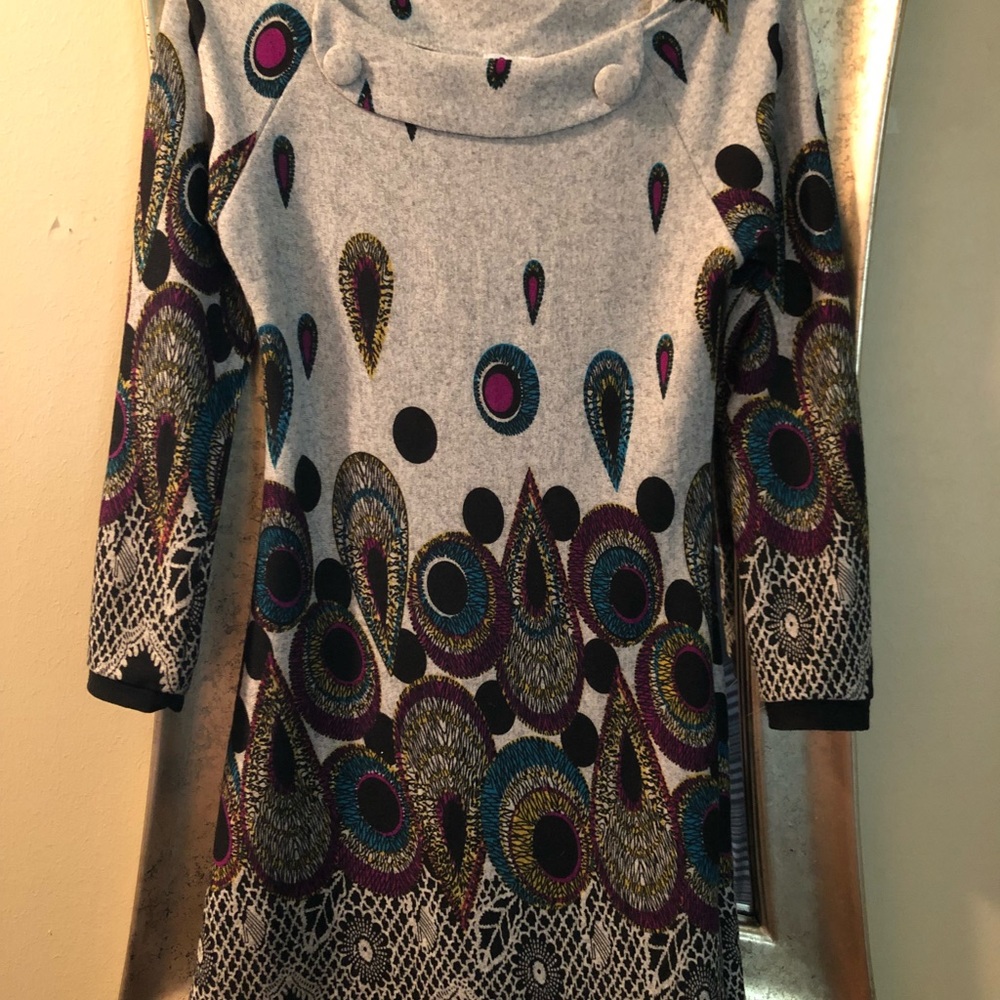 Beautiful Tunic Top - Picture 5 of 5